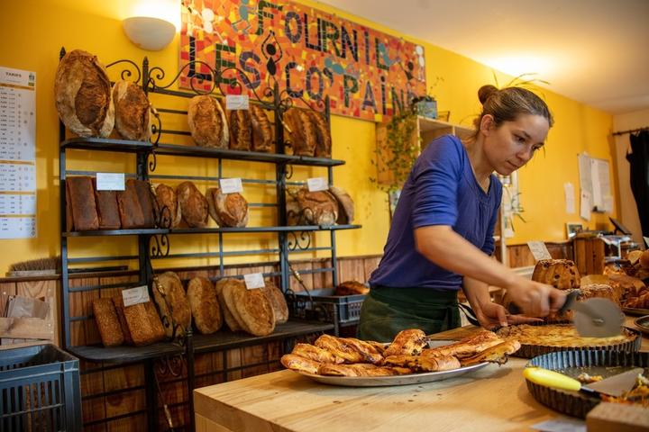 Chirols - Fournil des Copains - petite restauration - côté boulangerie ©sourcesetvolcans