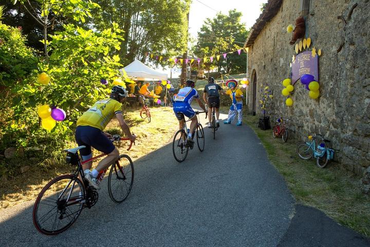 Saint-Cirgues-de-Prades - Course cyclotouriste de l'Ardèchoise ©S.BUGNON